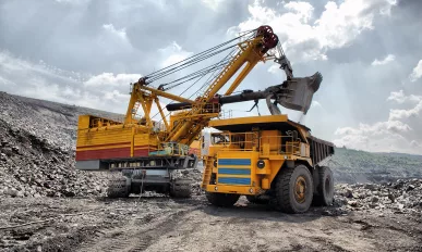 Loading of iron ore