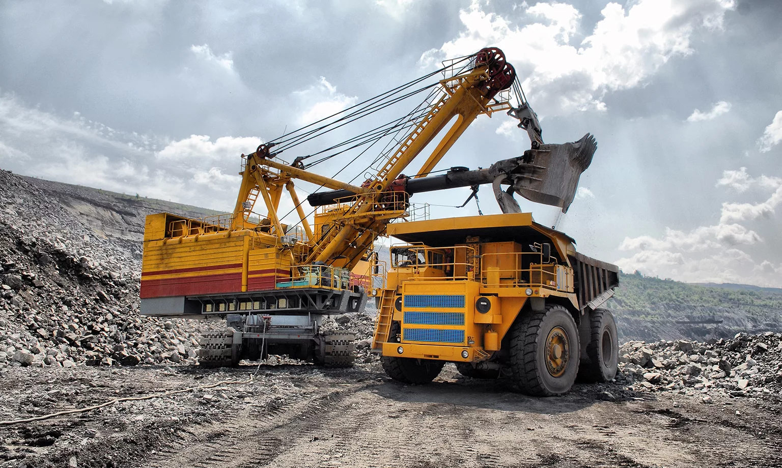 Loading of iron ore